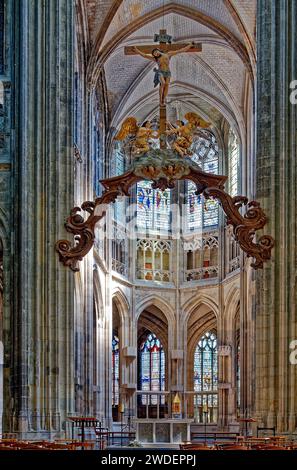 Église Saint-maclou ; autel, grand crucifix, anges, gothique flamboyant ; 1521 ; catholiques ; stone, arches, édifice religieux, l'Europe, Rouen Normandie ; Franc ; Banque D'Images