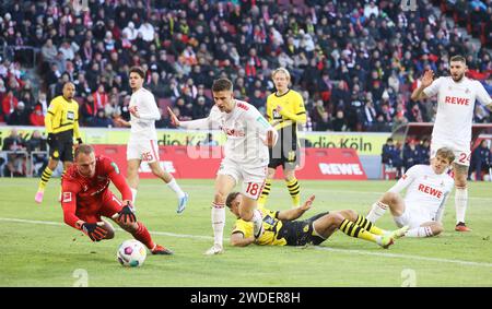 Koeln, Allemagne. 20 janvier 2024. Marvin Schwaebe (Koeln #1), 1. FC Koeln vs Borussia Dortmund, 1. Fussball-Bundesliga, Fussball, saison 2023-24, 18. Spieltag, 20.01.2024, LA RÉGLEMENTATION DFL INTERDIT TOUTE UTILISATION DE PHOTOGRAPHIES COMME SÉQUENCES D'IMAGES ET/OU QUASI-hVIDEO, Foto : EIBNER-Pressefoto/Joerg Niebergall crédit : dpa/Alamy Live News Banque D'Images