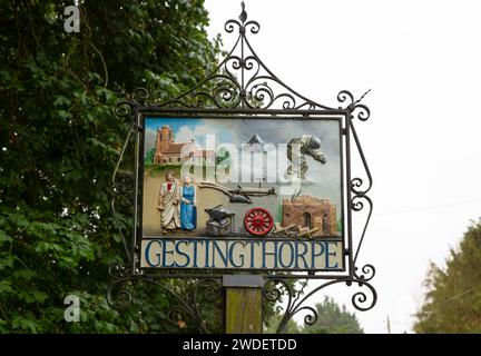 Le panneau du village à Gestingthorpe village Essex, Angleterre. Banque D'Images