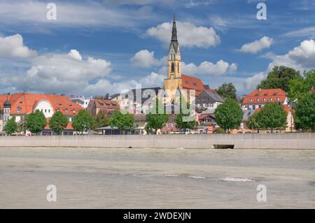 Bad Tölz à la rivière Isar, haute Bavière, Allemagne Banque D'Images