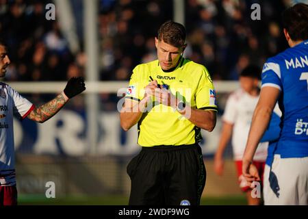 Brescia, Italie. 20 janvier 2024. Francesco Cosso (arbitre) lors de Brescia Calcio vs FC Sudtirol, match italien de football Serie B à Brescia, Italie, janvier 20 2024 crédit : Independent photo Agency/Alamy Live News Banque D'Images