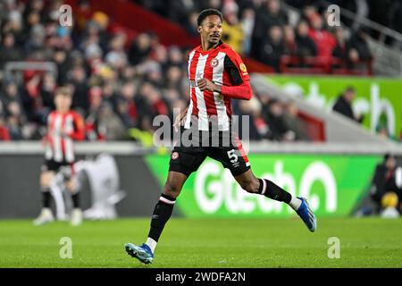 Londres, Royaume-Uni. 20 janvier 2024. Ethan Pinnock de Brentford lors du match de Premier League Brentford vs Nottingham Forest au Gtech Community Stadium, Londres, Royaume-Uni, le 20 janvier 2024 (photo de Cody Froggatt/News Images) crédit : News Images LTD/Alamy Live News Banque D'Images