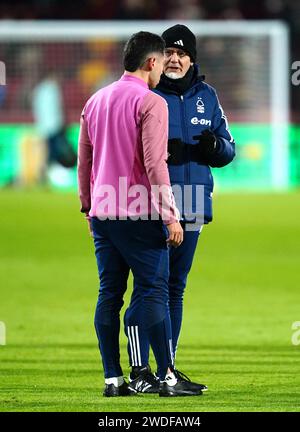 Julio Figueroa (à droite), entraîneur adjoint de Nottingham Forest, avant le match de Premier League au Gtech Community Stadium, à Londres. Date de la photo : samedi 20 janvier 2024. Banque D'Images