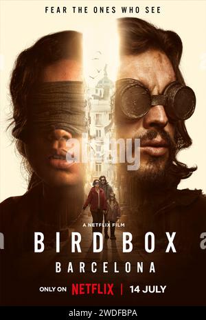 Bird Box : Barcelona (2023) réalisé par David Pastor et Àlex Pastor et mettant en vedette Mario Casas, Georgina Campbell et Diego Calva. Après qu'une entité d'origine mystérieuse anéantit la population mondiale, provoquant ceux qui l'observent à prendre la vie, Sebastián et sa fille commencent leur propre grande aventure de survie à Barcelone. Affiche US une feuille ***USAGE ÉDITORIAL SEULEMENT***. Crédit : BFA / Netflix Banque D'Images