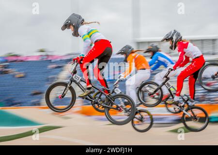 Teya Rufus, coureuse junior de BMX féminine, Team Australia, aux Championnats du monde de BMX 2023, Knightswood BMX Centre, Glasgow Banque D'Images
