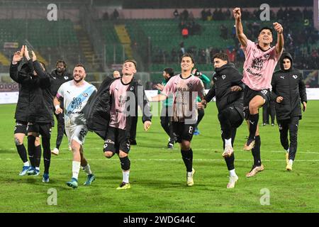 Palerme, Italie. 20 janvier 2024. Bonheur de Palermo F.C. à la fin du match de Serie italienne BKT entre Palermo F.C. vs Modena F.C. 2018 le 20 janvier 2024 au stade Renzo Barbera à Palerme, Italie crédit : Agence photo indépendante/Alamy Live News Banque D'Images