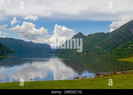 Lago di Ledro, Lac Ledro, lac de montagne, Lac de Garde montagnes, Trentin, Italie Banque D'Images