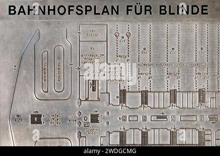 Carte de la gare pour les aveugles de se sentir dans la gare principale, Hanovre, Basse-Saxe, Allemagne Banque D'Images