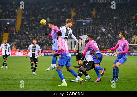 Udine, Italie. 20 janvier 2024. En-tête de Luka Jovic de Milan 15 lors de Udinese Calcio vs AC Milan, match de football italien Serie A à Udine, Italie, janvier 20 2024 crédit : Agence de photo indépendante/Alamy Live News Banque D'Images