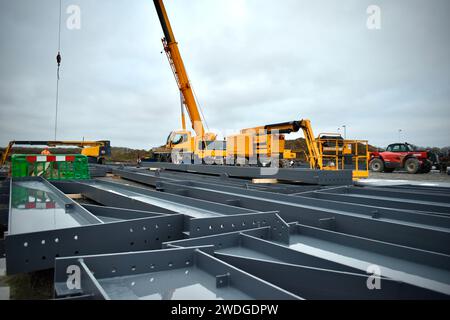 Airbourne Colours nouvelle base (Hangar 4) en construction à l'aéroport international de Teesside en janvier 2024. Crédit James Hind/Alamy. Banque D'Images