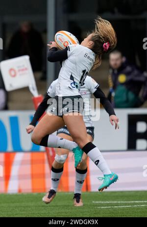 Gloucester, UK, 20 janvier 2024 Sydney Gregson (Saracens) attrape le ballon lors de l'Allianz Premiership Womens Rugby Gloucester Hartpury v Saracens, au Kingsholm Stadium Gloucester Royaume-Uni le 20 2024 janvier Alamy Live News résultat final : 24 - 15 crédit : Graham Glendinning / GlennSports/Alamy Live News Banque D'Images