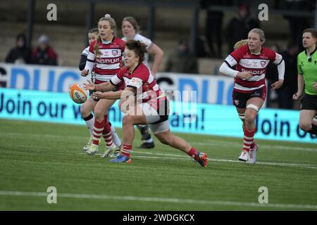 Gloucester, UK, 20 Jan 2024 Llucu George (Gloucester) passe le ballon lors de l'Allianz Premiership Womens Rugby Gloucester Hartpury v Saracens, au Kingsholm Stadium Gloucester Royaume-Uni le 20 2024 janvier Alamy Live News résultat final : 24 - 15 crédit : Graham Glendinning / GlennSports/Alamy Live News Banque D'Images