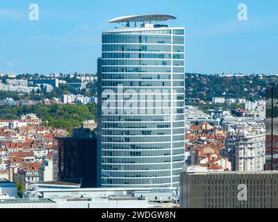 La Tour oxygène (Tour oxygène en anglais) est un gratte-ciel qui s'élève sur 28 niveaux dans le quartier de la part-Dieu dans le 3e arrondissement de Lyon, FR Banque D'Images