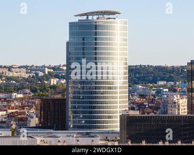 La Tour oxygène (Tour oxygène en anglais) est un gratte-ciel qui s'élève sur 28 niveaux dans le quartier de la part-Dieu dans le 3e arrondissement de Lyon, FR Banque D'Images