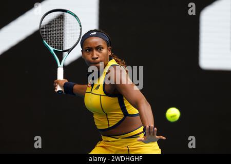 Melbourne, Victoria, Australie. 21 janvier 2024. Coco Gauff (USA) en action lors de leur match de quatrième tour contre Magdalena Frech (POL) le septième jour de l'Open d'Australie 2024 à Melbourne Park le 20 janvier 2024 à Melbourne, Australie. (Image de crédit : © Ciro de Luca/ZUMA Press Wire) USAGE ÉDITORIAL SEULEMENT! Non destiné à UN USAGE commercial ! Banque D'Images