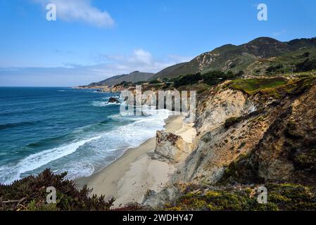 Une plage panoramique à Big sur vue depuis le Rocky Creek Bridge - Californie, États-Unis Banque D'Images