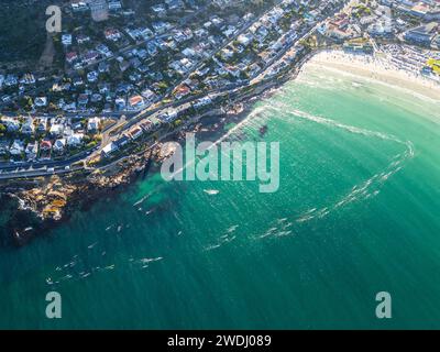 Sea Dog Weekluy surfski course à Fish Hoek, Afrique du Sud Banque D'Images