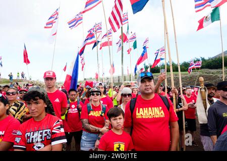 Lahiana, Hawaï, États-Unis. 20 janvier 2024. Les résidents locaux de Maui défilent dans le rassemblement de l'unité de Houlu Lahaina avec des partisans qui se sont joints à la marche de toutes les îles hawaïennes. Le but de la marche était de promouvoir la solidarité, la guérison et la manifestation pour le rétablissement des résidents de Lahaina avec pour objectif de maintenir Lahaina comme un lieu hawaïen, non contrôlé par des intérêts extérieurs. (Image de crédit : © J. Matt/ZUMA Press Wire) USAGE ÉDITORIAL SEULEMENT! Non destiné à UN USAGE commercial ! Banque D'Images