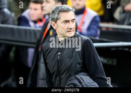 Ernesto Valverde, entraîneur-chef de l'Athletic lors du match de football de championnat d'Espagne de Liga entre Valencia CF et Athletic Club le 20 janvier 2024 au stade Mestalla de Valence, Espagne Banque D'Images