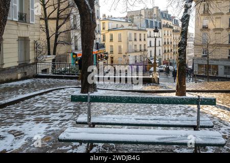 Paris, France, place Emile Goudeau est situé à Montmartre dans le 18e arrondissement de Paris, éditorial seulement. Banque D'Images