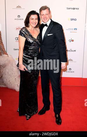 Dorothee Bär mit Ehemann Oliver Bär beim 48. Deutschen Filmball 2024 im Hotel Bayerischer Hof. München, 20.01.2024 *** Dorothee Bär avec son mari Oliver Bär au bal du film allemand 48 2024 à l'hôtel Bayerischer Hof Munich, 20 01 2024 Foto:XF.xKernx/xFuturexImagex filmball 4371 Banque D'Images