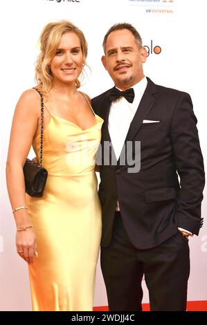 Moritz Bleibtreu mit Ehefrau Saskia Bleibtreu beim 48. Deutschen Filmball 2024 im Hotel Bayerischer Hof. München, 20.01.2024 *** Moritz Bleibtreu avec son épouse Saskia Bleibtreu au bal du film allemand 48 2024 à l'hôtel Bayerischer Hof Munich, 20 01 2024 Foto:XB.xInsingerx/xFuturexImagex filmball 4204 Banque D'Images