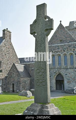 St. Martin's Cross à l'extérieur de l'abbaye d'Iona, île d'Iona, Écosse Banque D'Images