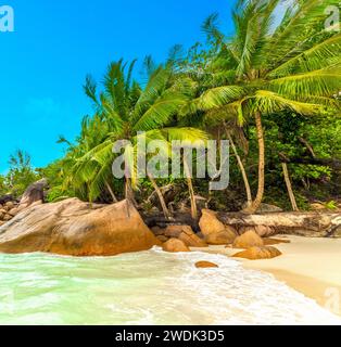 Célèbre plage Anse Lazio par une journée ensoleillée. Île de Praslin, Seychelles Banque D'Images