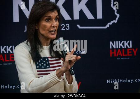 Peterborough, New Hampshire, États-Unis. 20 janvier 2024. NIKKI HALEY, espoir républicain présidentiel, prononce un discours devant ses partisans à Peterborough, NH, avant la primaire de mardi (crédit image : © Laura Brett/ZUMA Press Wire) À USAGE ÉDITORIAL SEULEMENT! Non destiné à UN USAGE commercial ! Banque D'Images