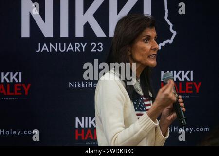 Peterborough, New Hampshire, États-Unis. 20 janvier 2024. NIKKI HALEY, espoir républicain présidentiel, prononce un discours devant ses partisans à Peterborough, NH, avant la primaire de mardi (crédit image : © Laura Brett/ZUMA Press Wire) À USAGE ÉDITORIAL SEULEMENT! Non destiné à UN USAGE commercial ! Banque D'Images