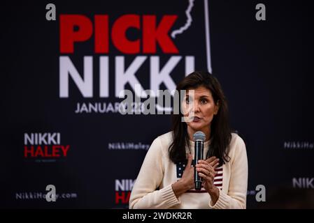 Peterborough, New Hampshire, États-Unis. 20 janvier 2024. NIKKI HALEY, espoir républicain présidentiel, prononce un discours devant ses partisans à Peterborough, NH, avant la primaire de mardi (crédit image : © Laura Brett/ZUMA Press Wire) À USAGE ÉDITORIAL SEULEMENT! Non destiné à UN USAGE commercial ! Banque D'Images