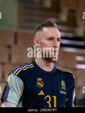 Le joueur madrilène #31 Dzanan Musa s'entraîne avant le match de Turkish Airlines Euroleague entre L'AS Monaco et le Real Madrid dans la salle Gaston-Medecin à Monaco. Score final : AS Monaco 90 - 74 Real Madrid. Banque D'Images