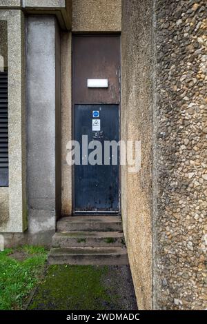 Porte de sortie de secours en métal Banque D'Images