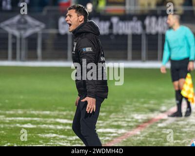 Aalen, Deutschland. 21 janvier 2024. Thomas Woerle, Cheftrainer (SSV Ulm 1846) lautstark, SSV Ulm 1846 vs SpVgg Unterhaching, 3. Liga, Fussball, Herren, 21.01.2024 photo : EIBNER/Michael Schmidt crédit : dpa/Alamy Live News Banque D'Images