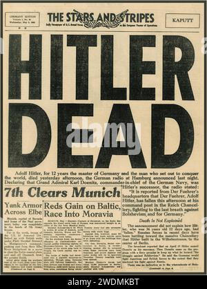 Titre du journal "HITLER MORT" qui déclare qu'Adolf Hitler est mort. 2 mai 1945. Stars and Stripes Journal militaire WW2 Seconde Guerre mondiale Seconde Guerre mondiale. Le début de la fin de WW2 en Europe. Banque D'Images