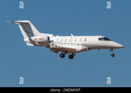 Atterrissage d'un avion d'affaires Pilatus PC-24 Banque D'Images