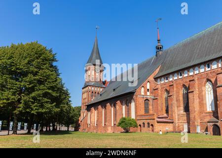 Kaliningrad, Russie - 30 juillet 2021 : Cathédrale de Konigsberg par une journée ensoleillée d'été Banque D'Images