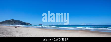 La plage de Santinho à Florianopolis, Santa Catarina, Brésil. Banque D'Images