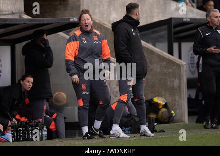 Dratford, Royaume-Uni. 21 janvier 2024. Princes Park, Dartford, Angleterre, janvier 21 2024 Laura Kaminski, Manager de Crystal Palace, semble frustrée lors du match du championnat FA Womens entre London City Lionesses et Crystal Palace à Princes Park, Dartford, Angleterre (Stephen Flynn/SPP) crédit : SPP Sport Press photo. /Alamy Live News Banque D'Images