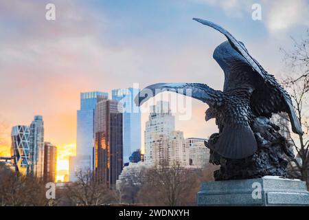 Vue hivernale sur les bâtiments du paysage urbain Upper West Side au coucher du soleil depuis Central Park nobody Banque D'Images
