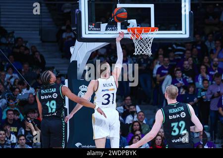 Madrid, Espagne. 21 janvier 2024. 21 janvier 2023 ; Wizink Center ; Liga Endesa ; ACB ; Real Madrid vs Surne Bilbao basket ; Dzanan Musa (Real Madrid) la Liga football Match Liga Endesa ACB Real Madrid - Surne Bilbao basket 900/cordon Press crédit : CORDON PRESS/Alamy Live News Banque D'Images