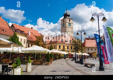 Petite place à Sibiu, Transylvanie, Roumanie Banque D'Images