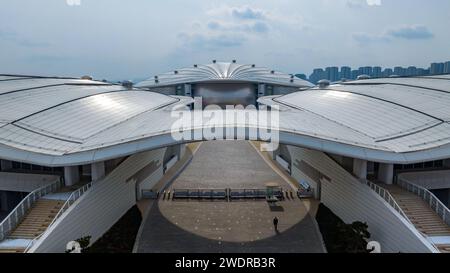 Qingdao, Chine. 22 janvier 2024. Le centre d'exposition international SCO Demonstration zone sera présenté à Qingdao, dans la province du Shandong, en Chine, le 21 janvier 2024. (Photo Costfoto/NurPhoto) crédit : NurPhoto SRL/Alamy Live News Banque D'Images