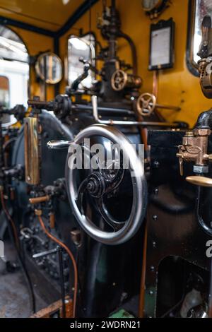 Gros plan d'une vieille locomotive Banque D'Images