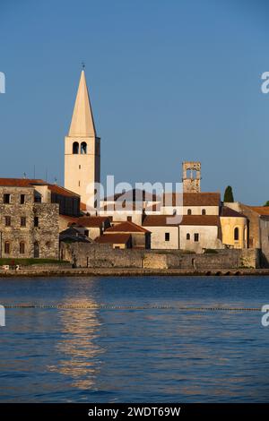 Tour Euphrasienne Bascilica, site du patrimoine mondial de l'UNESCO, Vieille ville, Porec, Croatie, Europe Banque D'Images