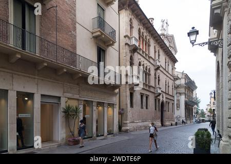 Palazzo da Schio detto CA' d'oro sur Corso Andrea Palladio dans le centre historique de Vicence, province de Vicence, Vénétie, Italie© Wojciech Strozyk / Alamy Banque D'Images