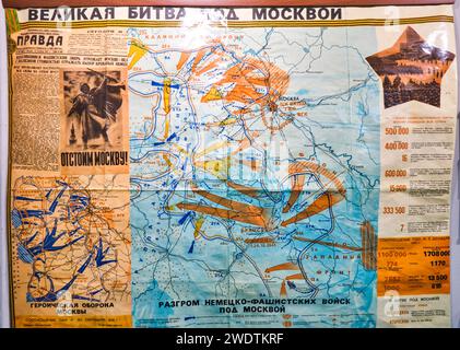 Affichage d'une carte militaire de la bataille de Moscou, détaillant les mouvements de troupes. Au Musée d'Histoire militaire du Ministère de la Défense du Kazakhstan Banque D'Images