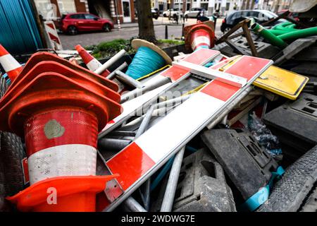 Fournitures de réparation des communications urbaines pour les infrastructures urbaines et la rénovation des routes. quipment et outils pour travaux de service routier Banque D'Images
