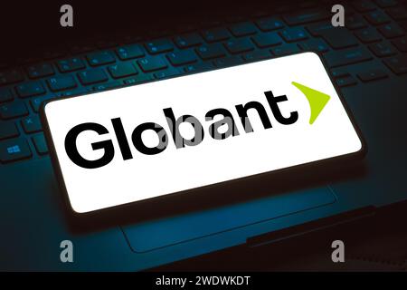 Brésil. 22 janvier 2024. Sur cette photo, le logo Globant S.A. est affiché sur l'écran d'un smartphone. (Photo de Rafael Henrique/SOPA Images/Sipa USA) *** strictement à des fins éditoriales *** crédit : SIPA USA/Alamy Live News Banque D'Images