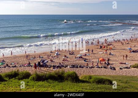 Activités de vacances sur la plage de Milady. Biarritz, Pyrénées-Atlantiques, France Banque D'Images